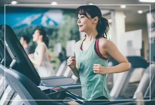 フィットネスジム・キッズスペース（マシン/マット/手すり/おもちゃ）